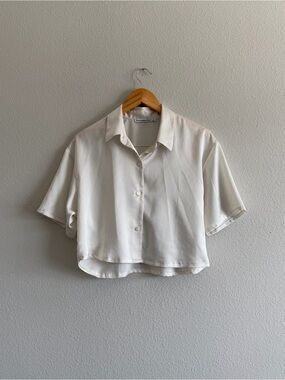 Abercrombie & Fitch White Cropped Button-Down Shirt